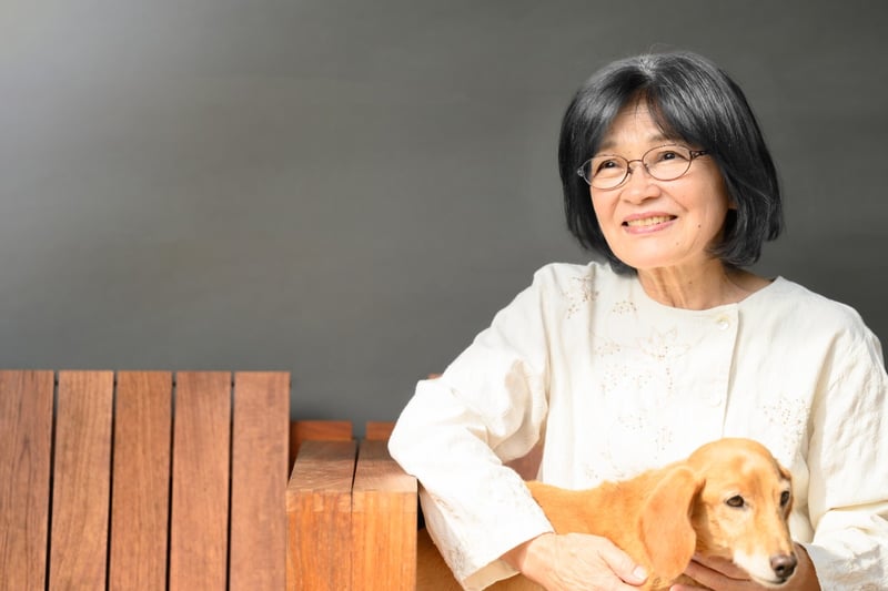 【60歳代・70歳代二人以上世帯の平均貯蓄額】中央値はいくらか？「老後の平均的な生活費の赤字額」20年間で累計約1000万円に