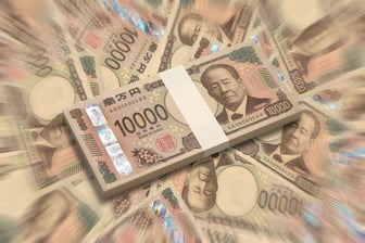 ”ふつうのシニア”、みんなは年金を「月いくら」もらってる？【年金一覧表】60歳代・70歳代・80歳代・90歳以上の平均受給額を一覧で解説