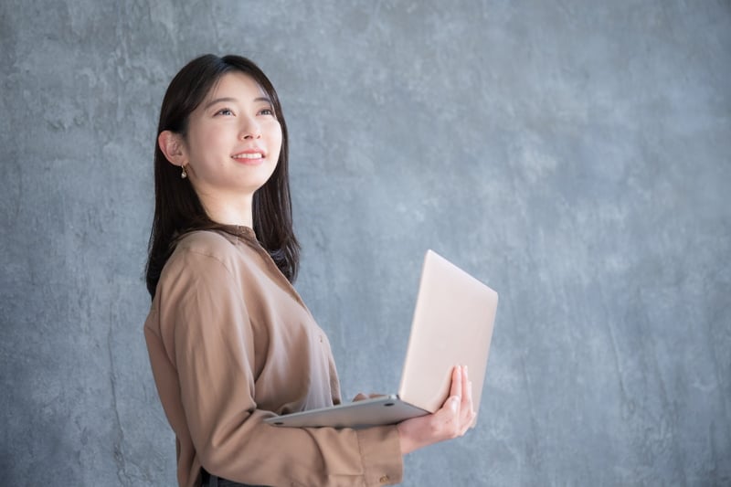 【年金生活】みんな、年金は月いくらもらっている？平均的な「年金受給額」と「夫婦・単身世帯」のリアルな生活費「赤字がふつう」は本当か