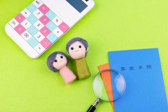 いまどき70歳代の年金事情。「平均受給額・世帯所得・働き方別の受給額例」を元証券・富裕層担当が解説