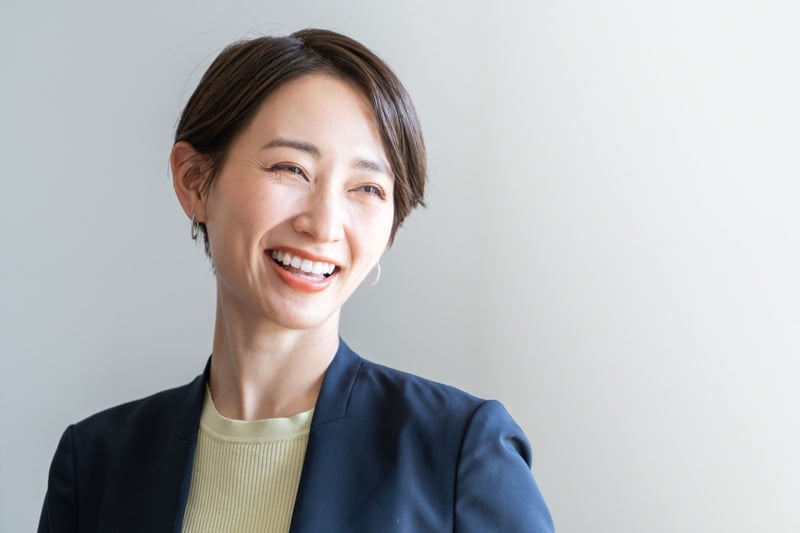 【二人以上世帯】年収別の「平均貯蓄額」はいくらか、中央値との差も見る。年収が同じでも「貯め方」で差がつく