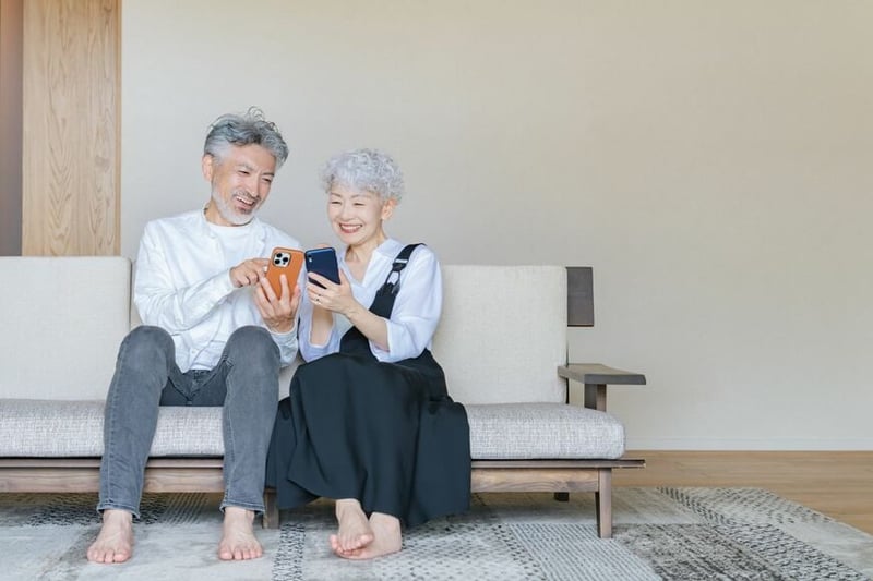 【厚生年金・国民年金】夫婦ふたりの年金は毎月いくら？働き方5パターン比較で「最大18万円」の差も