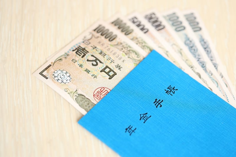 70歳代夫婦「貯蓄・年金・生活費」の平均額はいくら？【みんなの平均】老後20年間「日常生活費の補填だけ」で約1018万円必要に