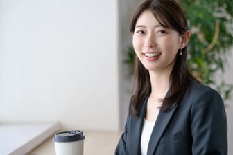  【新NISA】50歳からはじめて65歳まで「毎月5万円」を積立投資したらいくらかシミュレーション。「何歳から」より、「何年間」積み立てるか考えよう
