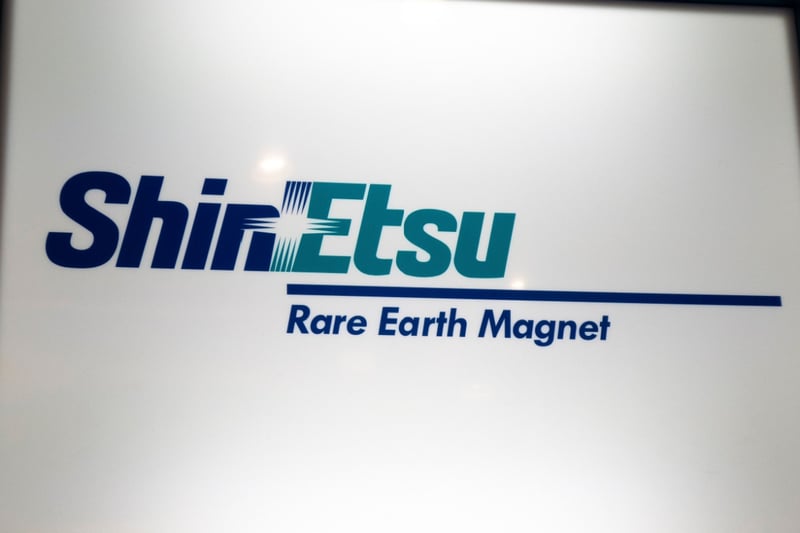 信越化学、決算後に8%安の6146円——今期は増益計画なのに売られた理由と、予想PER21倍の評価