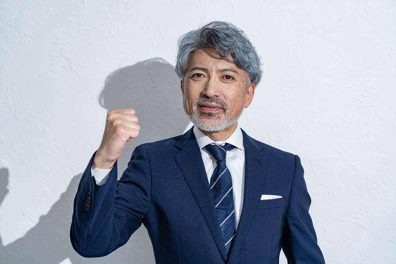 厚生年金、ひとりで「月30万円超」をもらえる人は希少な存在？「標準的な夫婦世帯」でも2人合算で月23.7万円