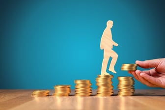 【2026年最新】あなたの年金はいくら？厚生年金・国民年金の「平均額」と「これまでの推移」をグラフで解説