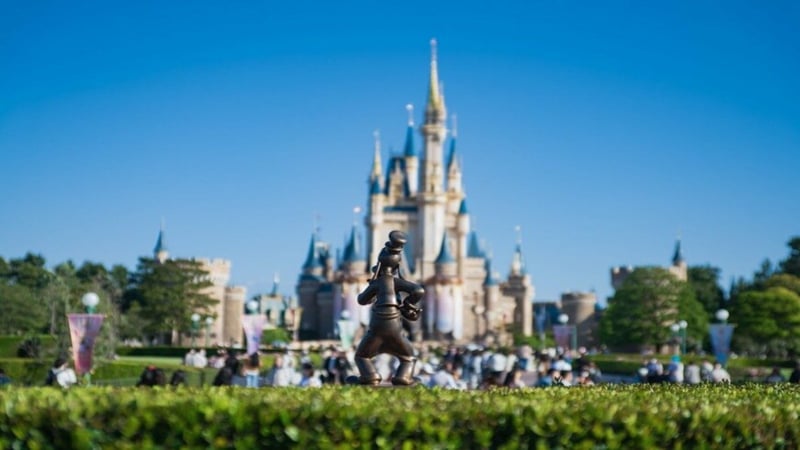 【OLC】次回限定2,000株→100株でOK！「ディズニーパス」特別優待に熱い視線、株価は約2カ月ぶりに一時2,400円台回復