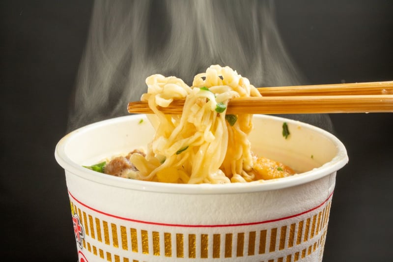 【明暗クッキリ】日清食品HD、権利付き最終日を挟んだ値動きは2025年9月が3営業日で▲5.92％安・2026年3月は+4.05％高に＜9月28日が次回の権利付き最終日＞